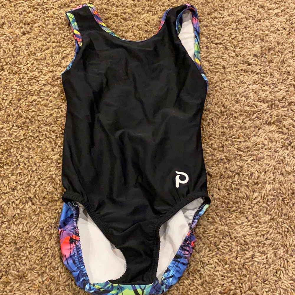 Plum colorful leo